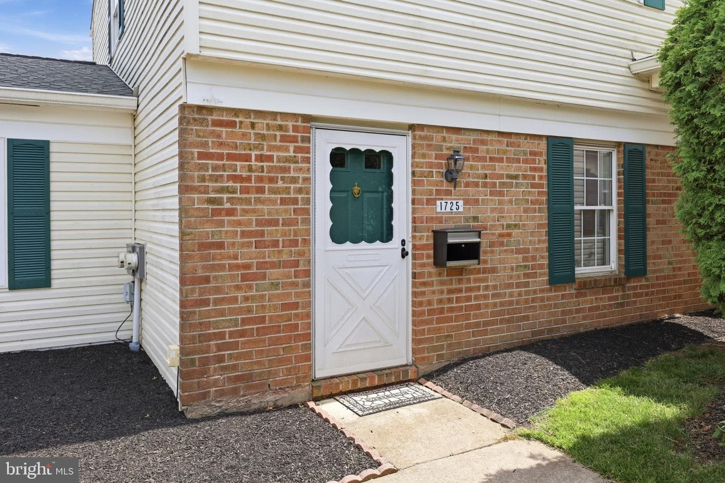 1725 Rosedale photo 2