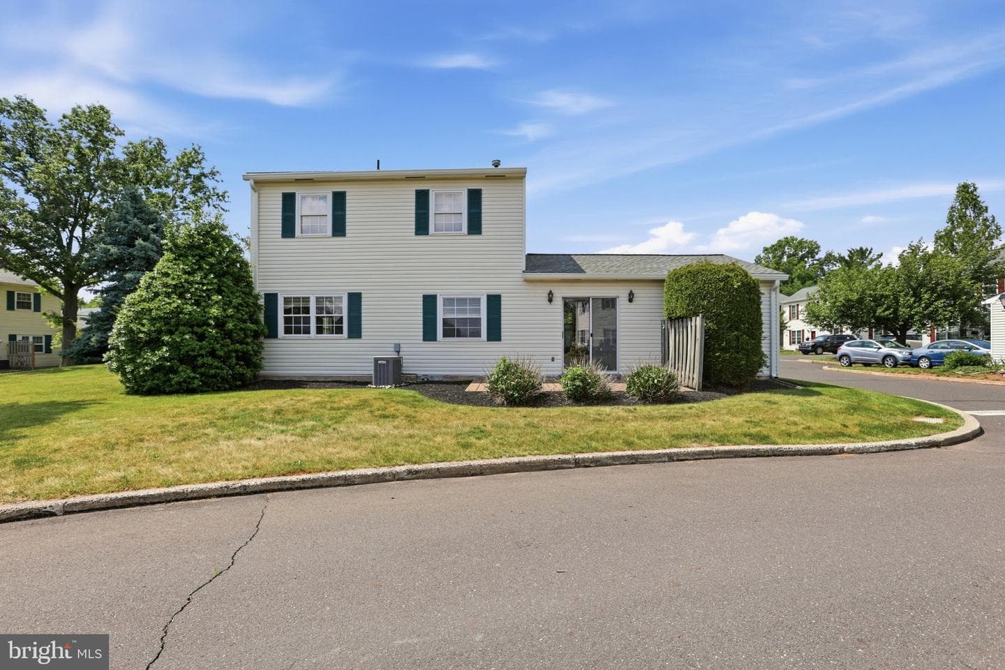 1725 Rosedale photo 7