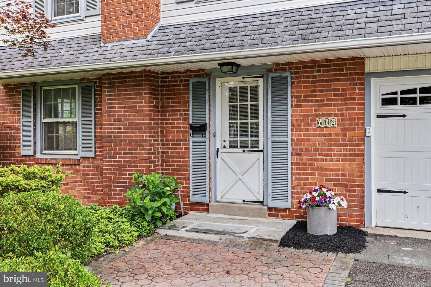 602 Meadow Lane photo 3