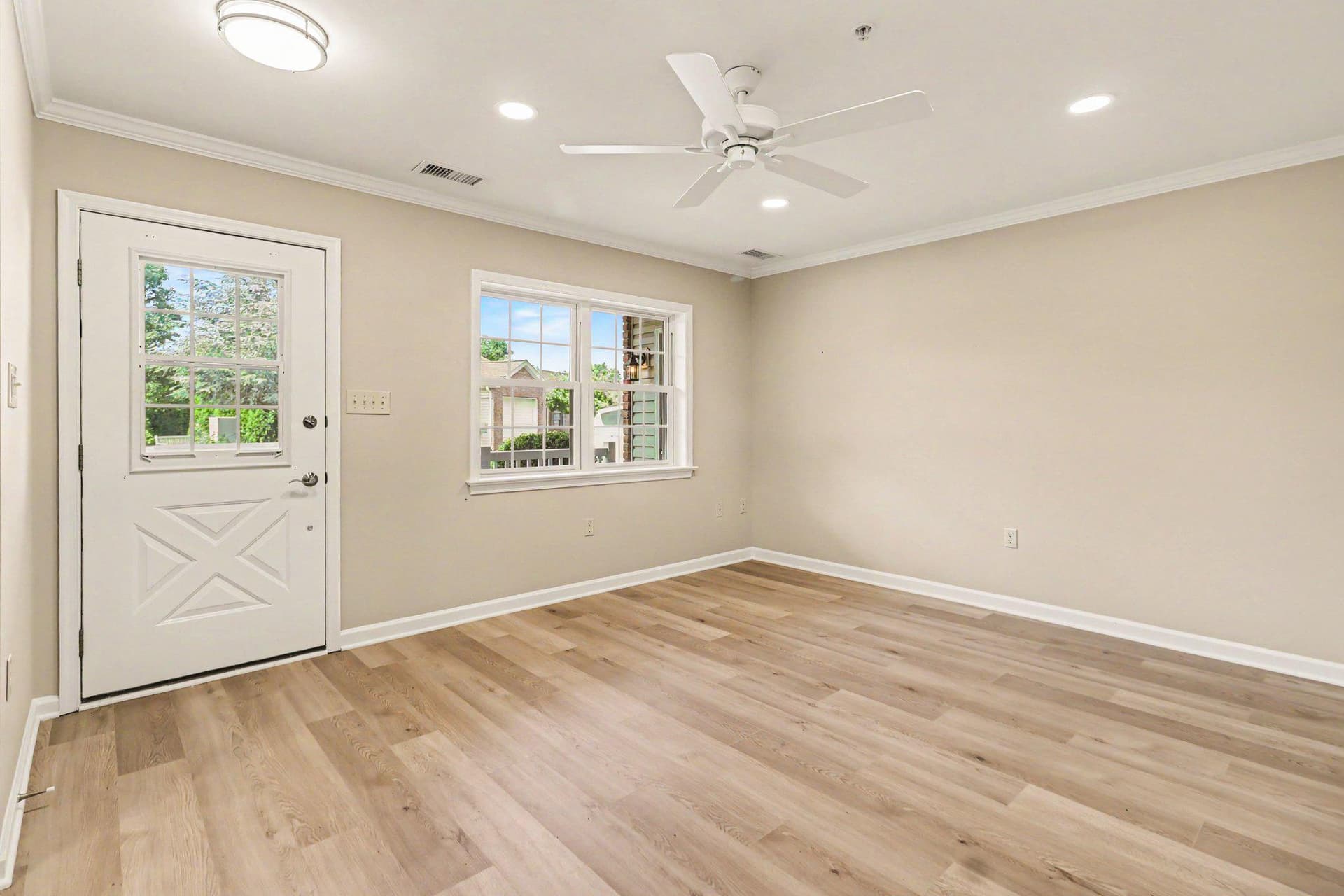 36 Ellen Circle photo 18