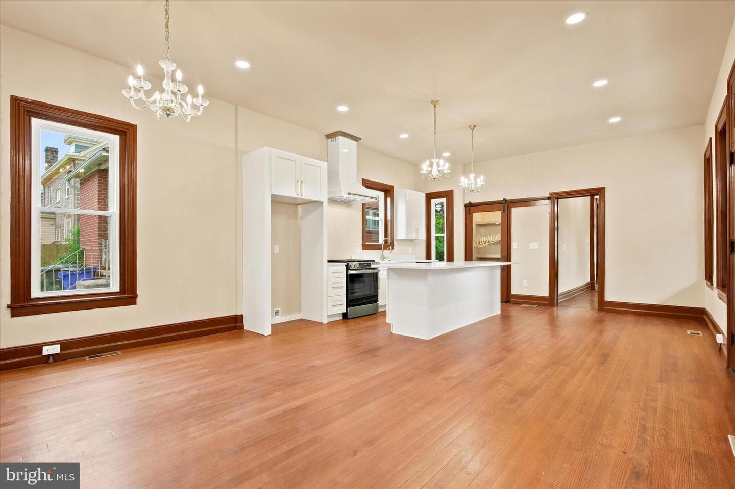 1040 E High Street photo 10
