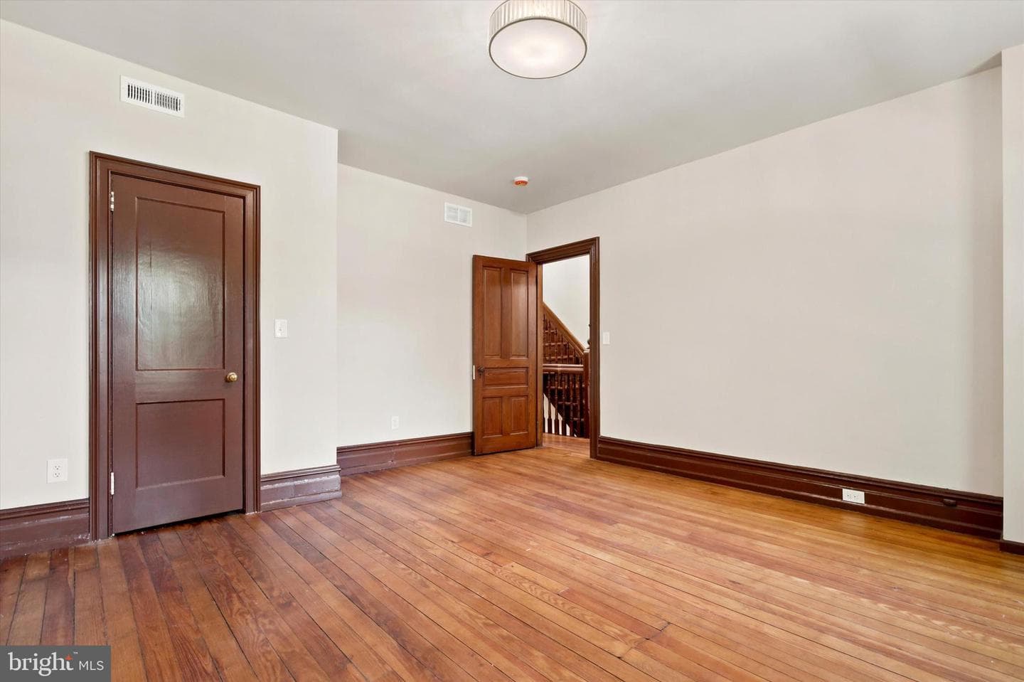 1040 E High Street photo 21