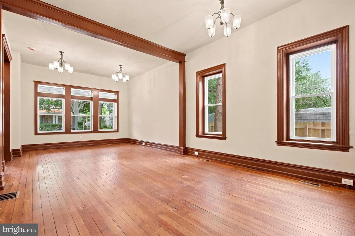 1040 E High Street photo 5
