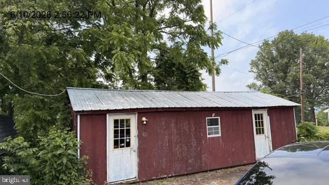 2060 Adams Road photo 6