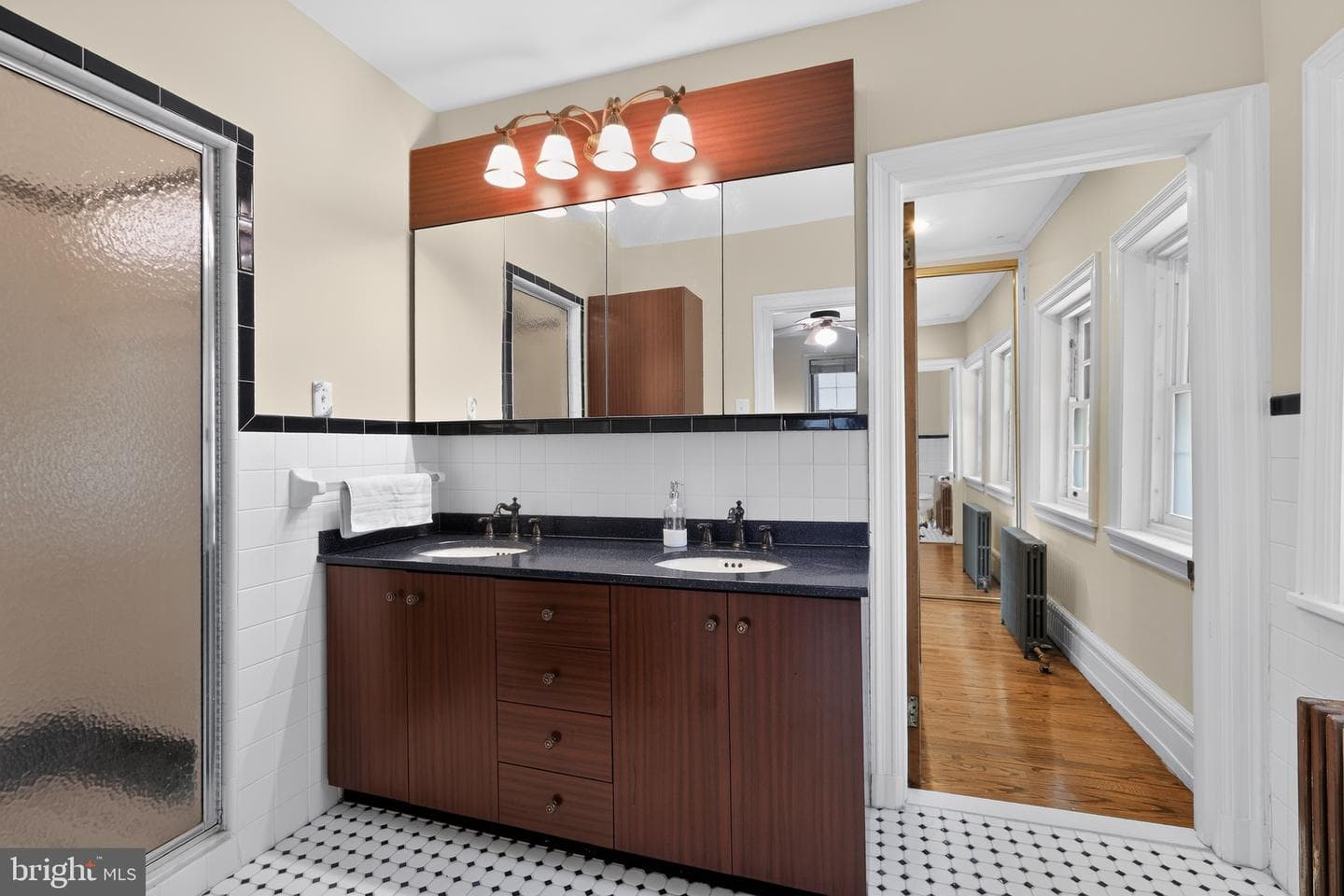 1 Latham Park photo 37