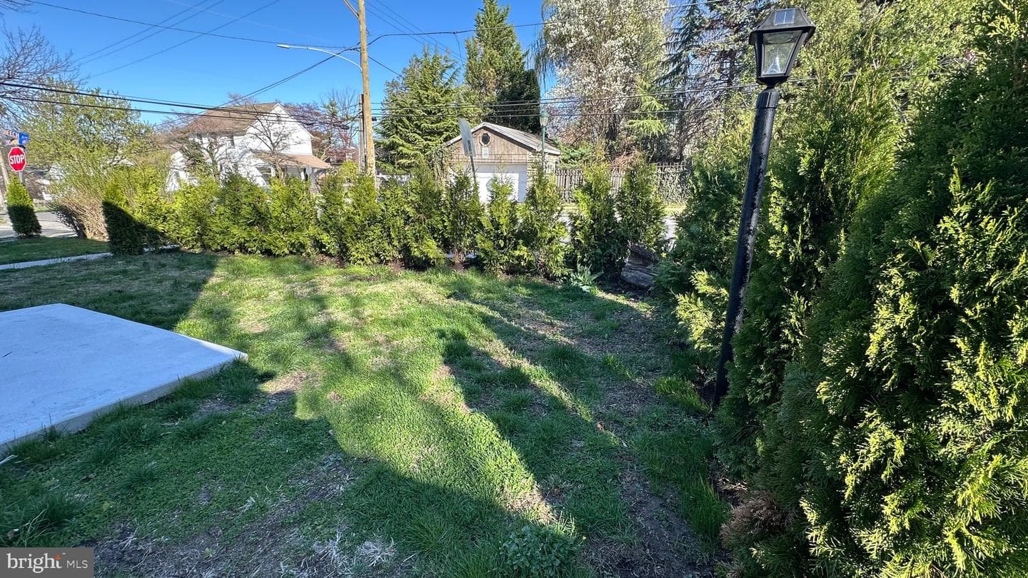1700 Beech Avenue photo 58