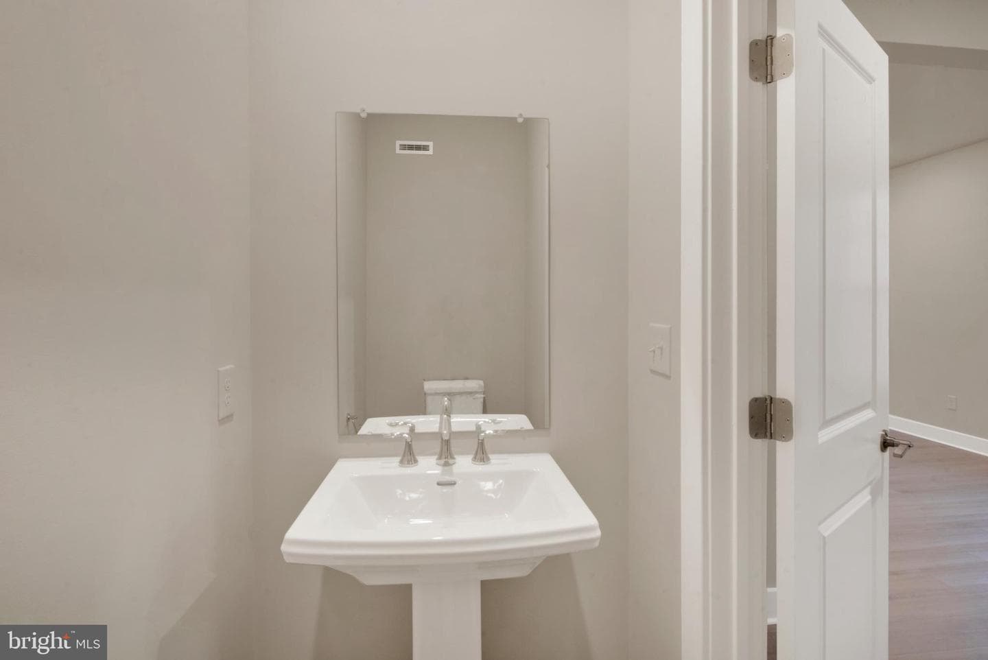 24 Steiner Way photo 9