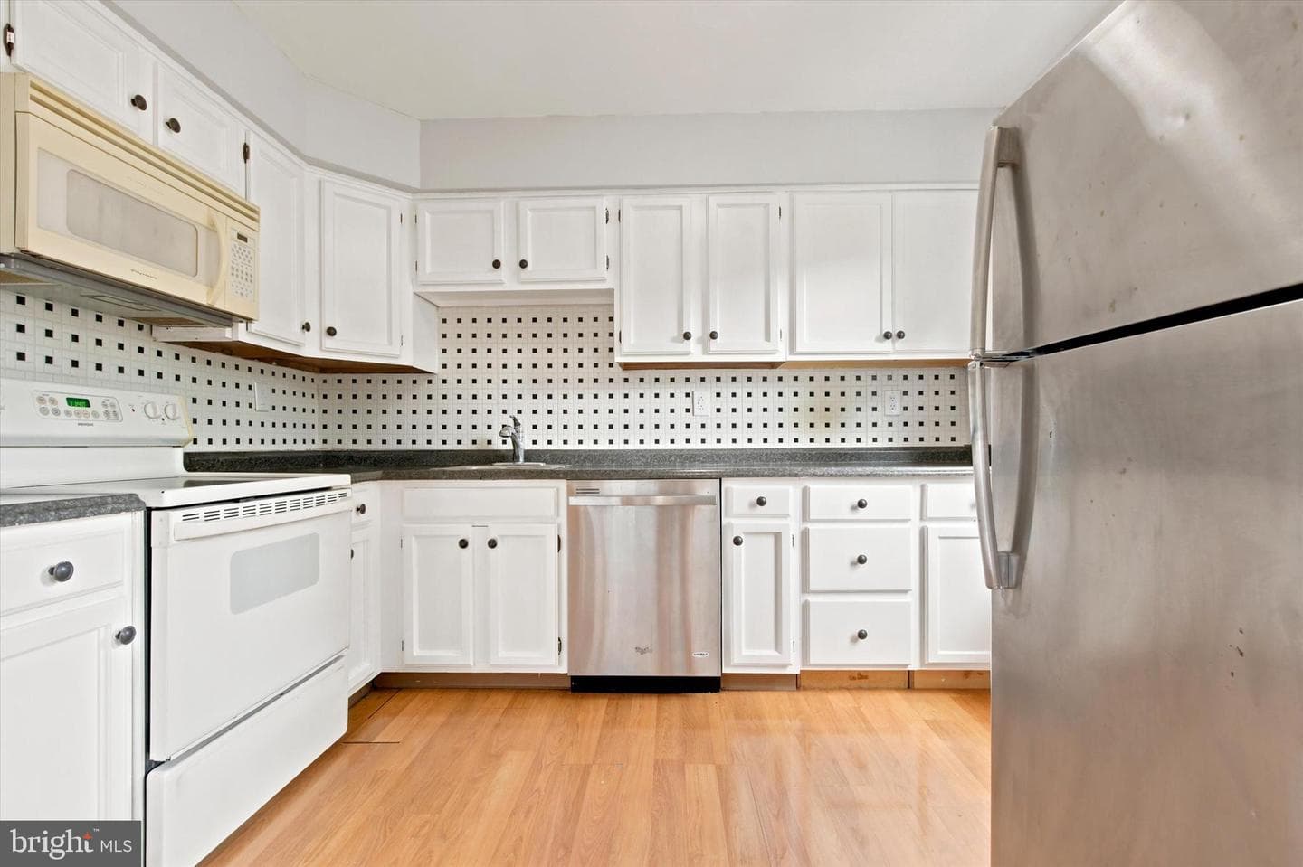 700 Farmington Avenue #4 photo 8
