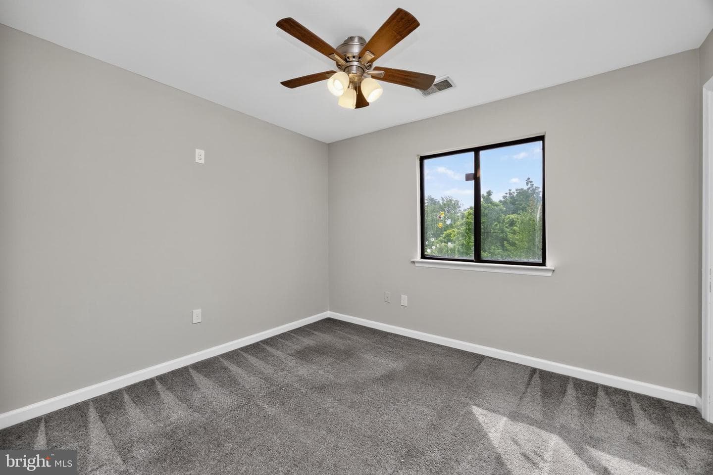 1016 Dogwood Court photo 15
