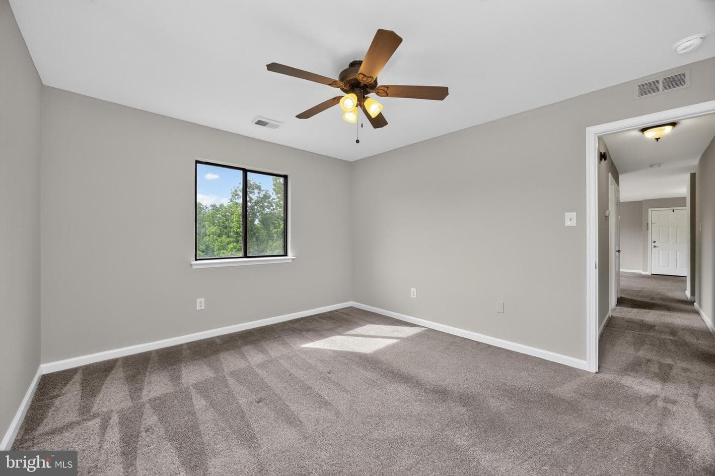 1016 Dogwood Court photo 18