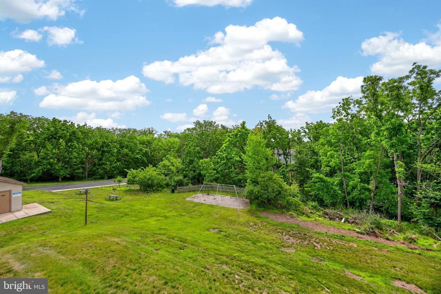 1016 Dogwood Court photo 27