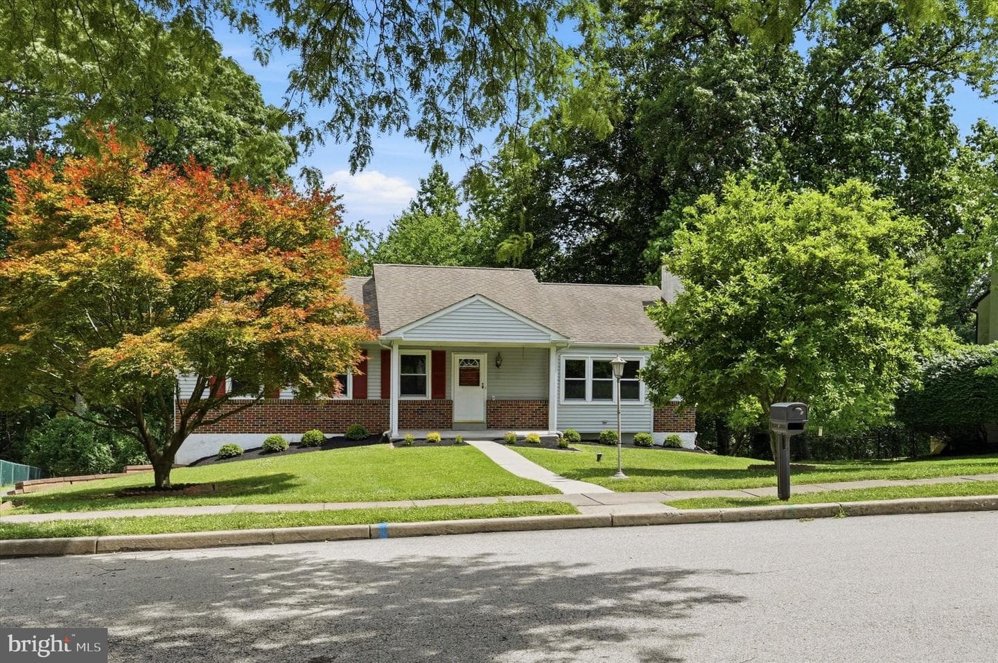 4 Locust Way