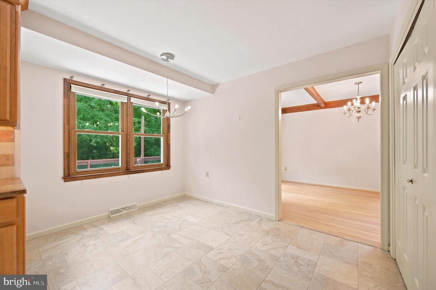 4 Locust Way photo 13