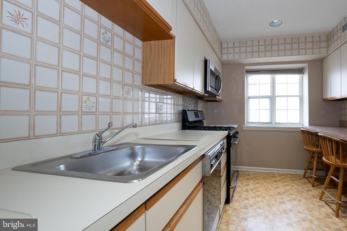 210 Glen Lane photo 13