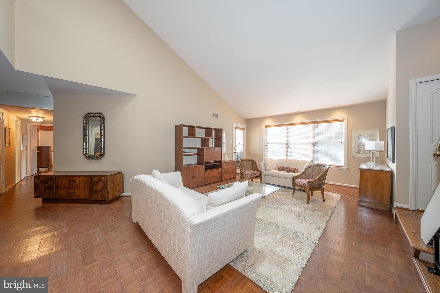 210 Glen Lane photo 5