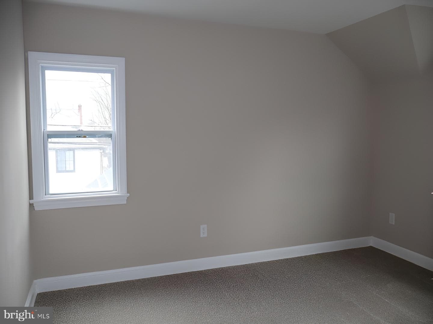 1516 Surrey Lane photo 15