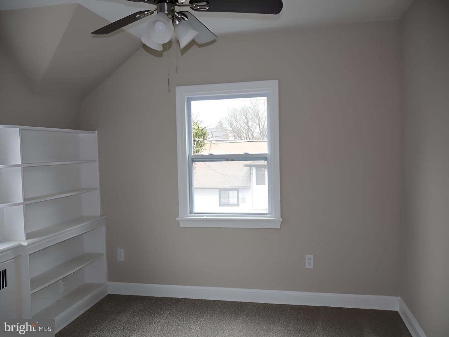 1516 Surrey Lane photo 21