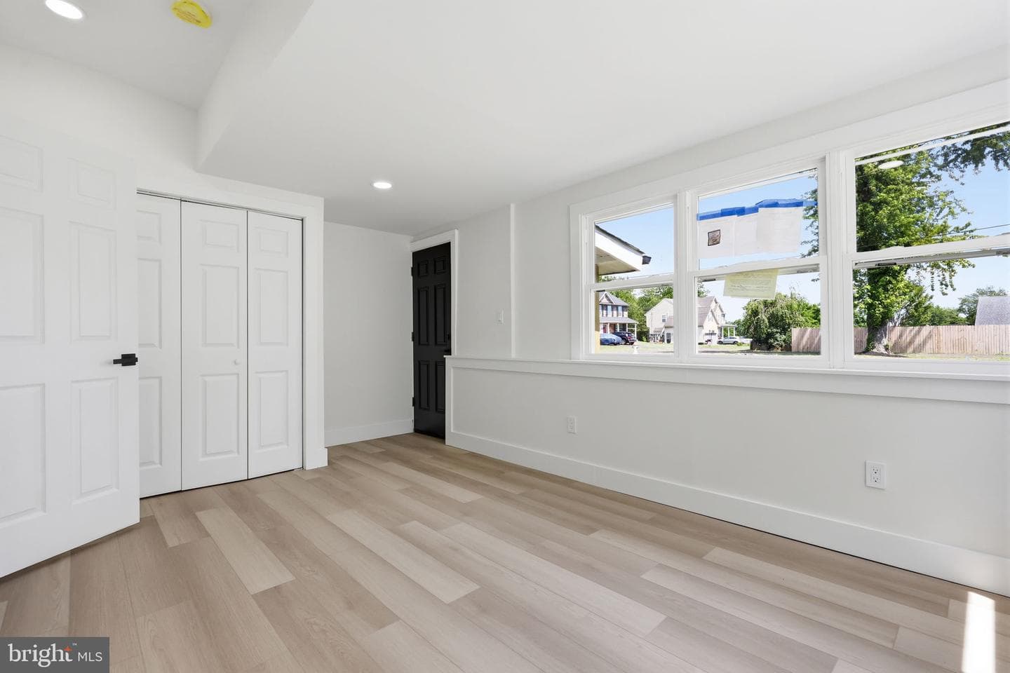 819 Center Avenue photo 14