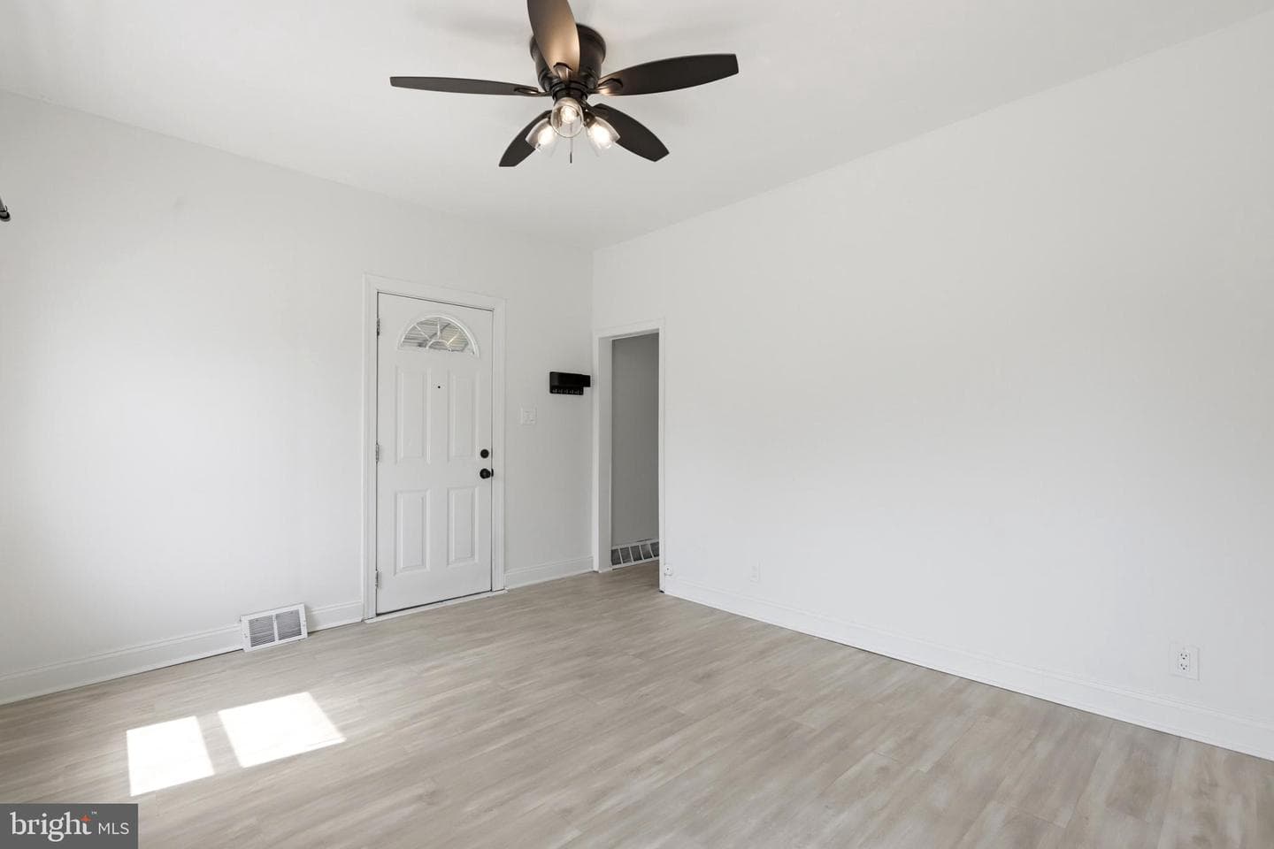 712 Wells Street photo 4