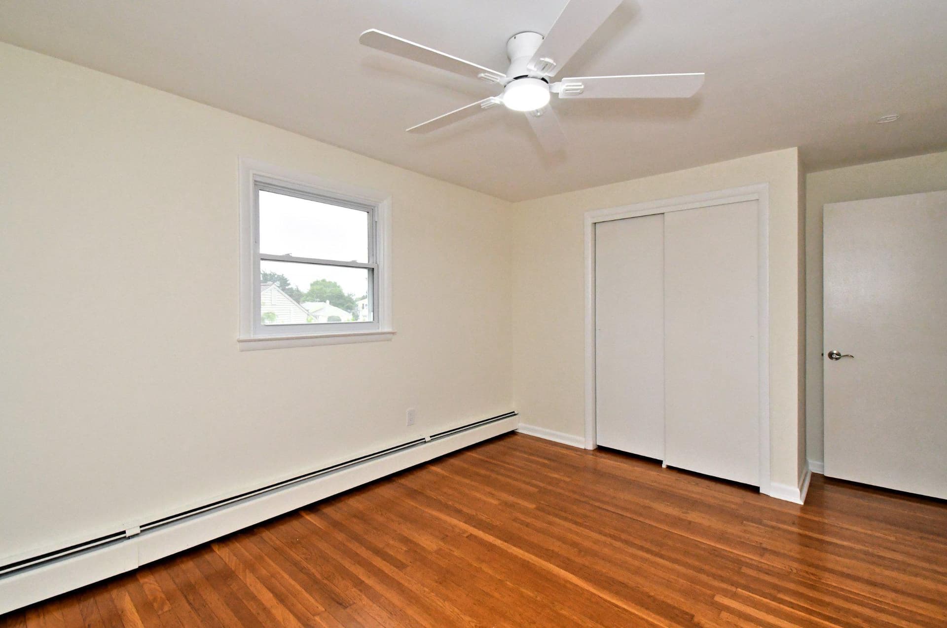 1017 Emerald Avenue photo 16