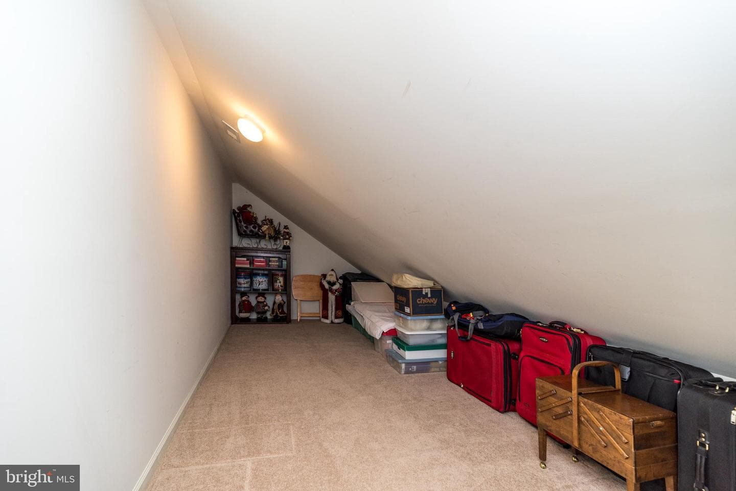 650 Grantham Lane photo 31