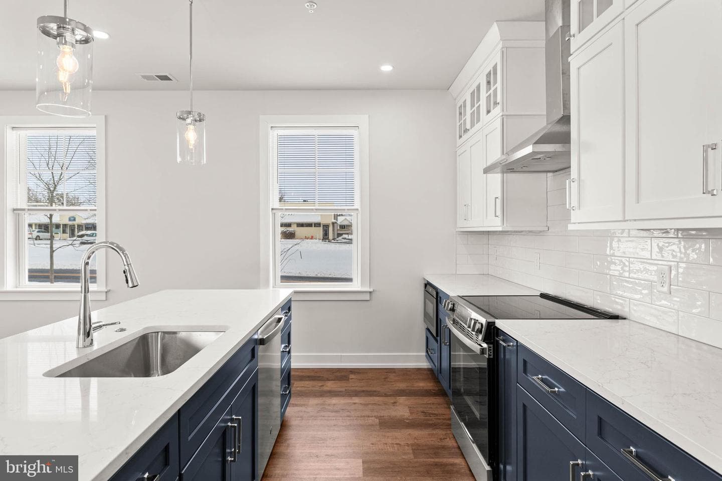 417 Isabelle Court #201 photo 4