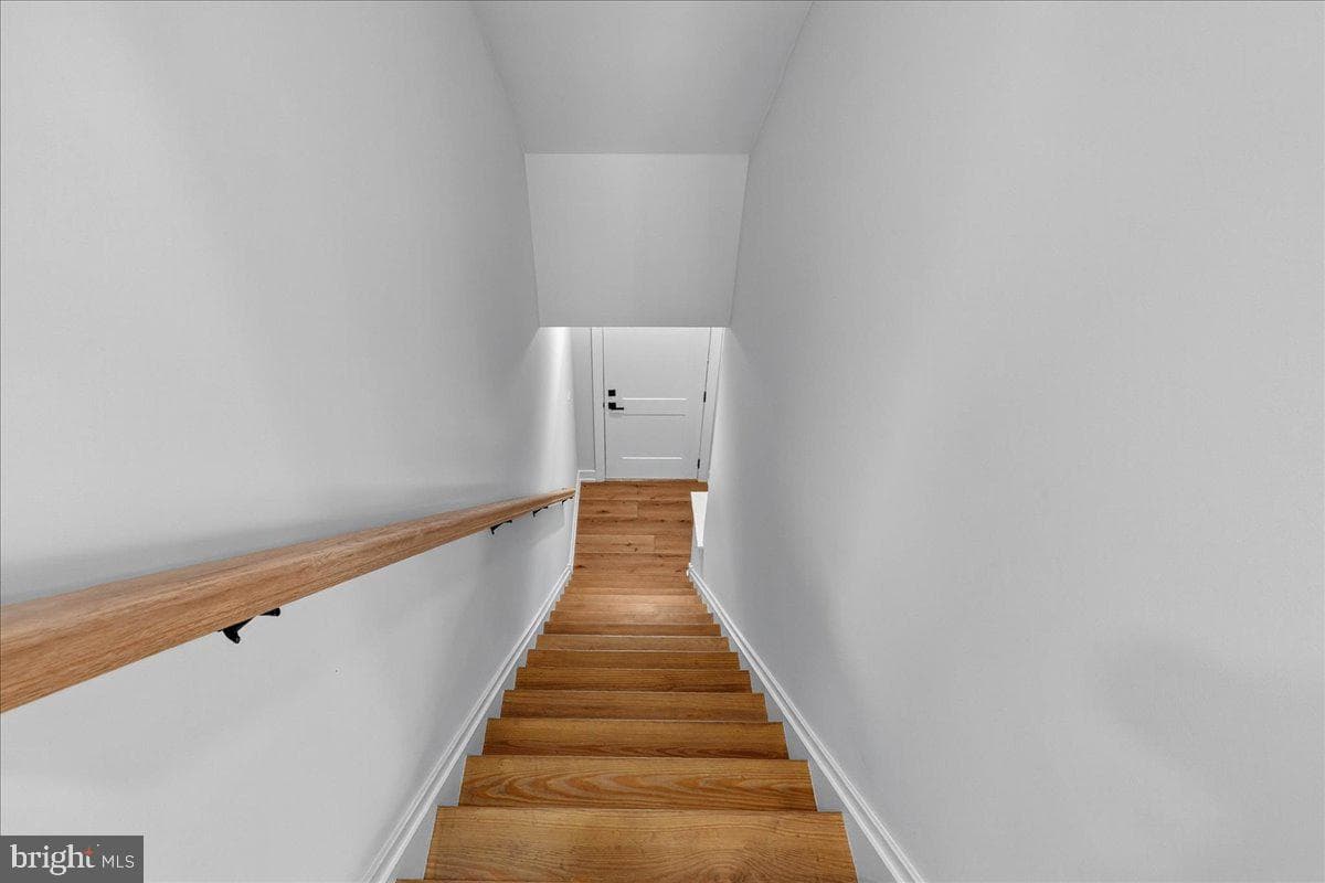 417 Isabelle Court #201 photo 43