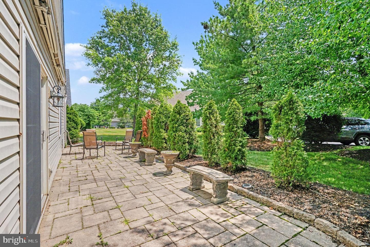 290 Kingsfield Drive photo 37