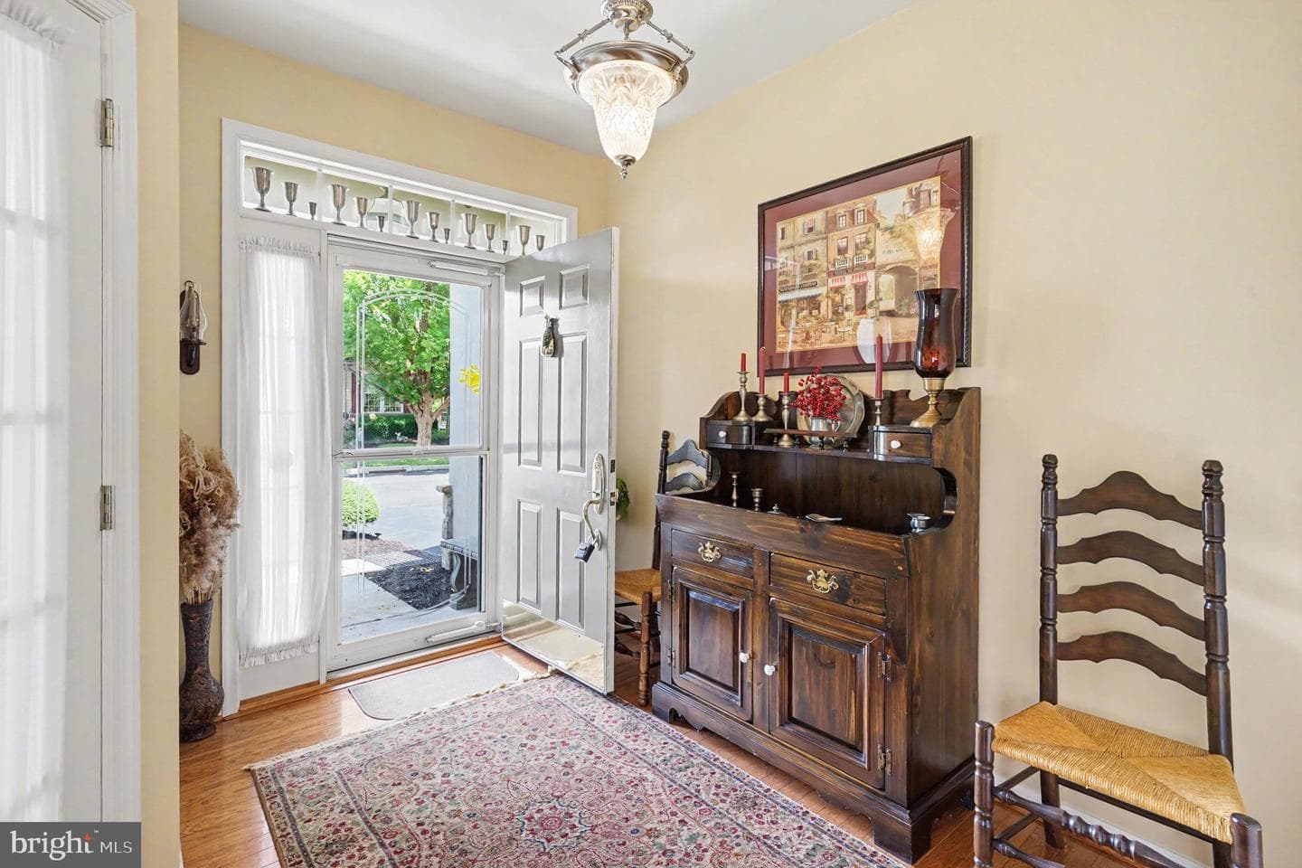 290 Kingsfield Drive photo 4