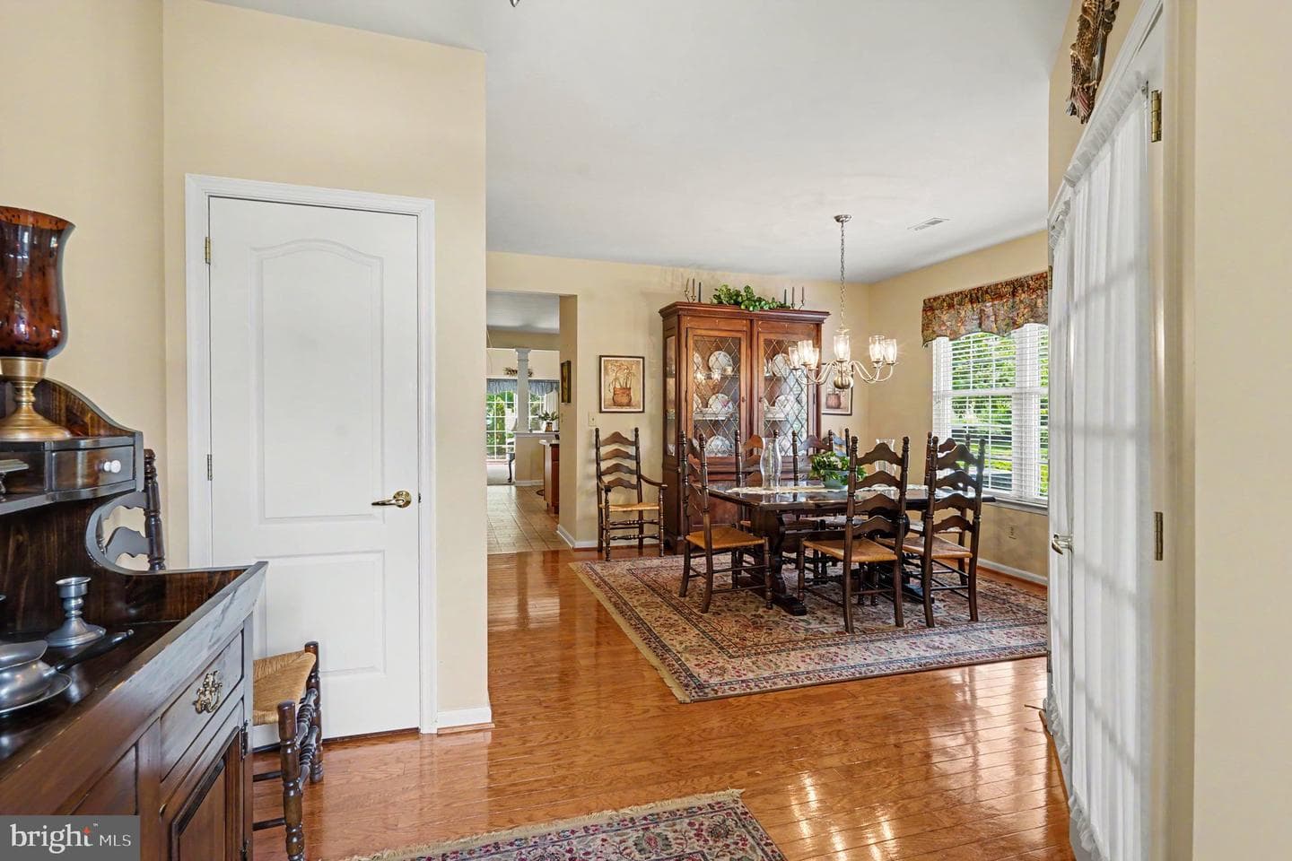 290 Kingsfield Drive photo 5
