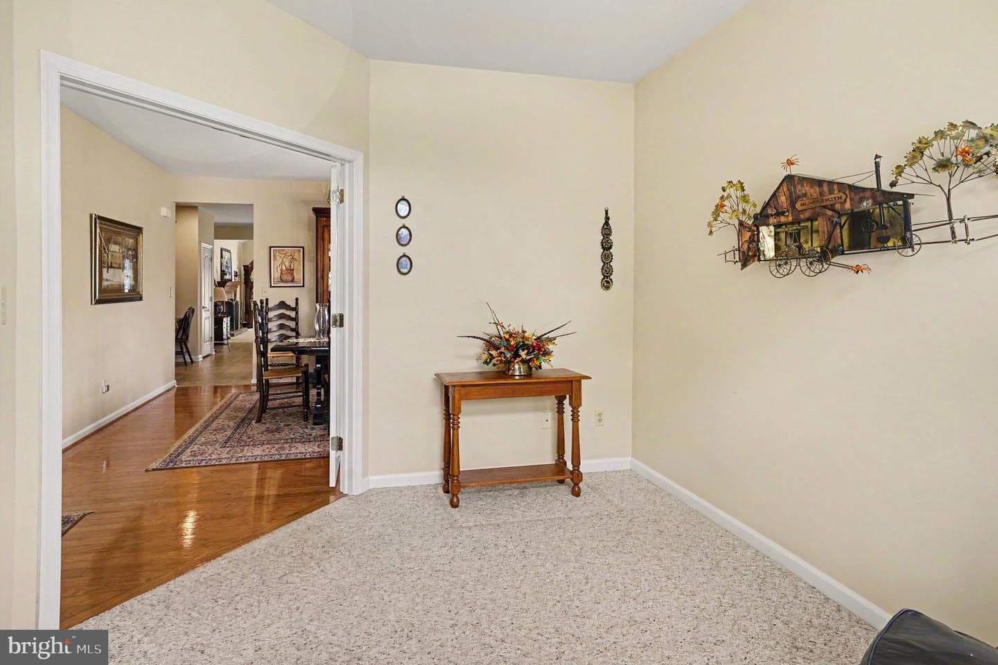 290 Kingsfield Drive photo 8