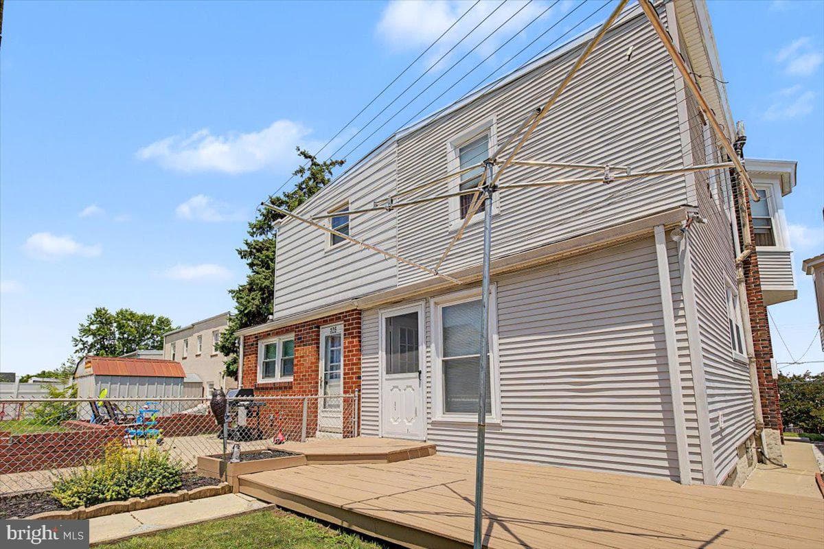 104 7th St photo 13