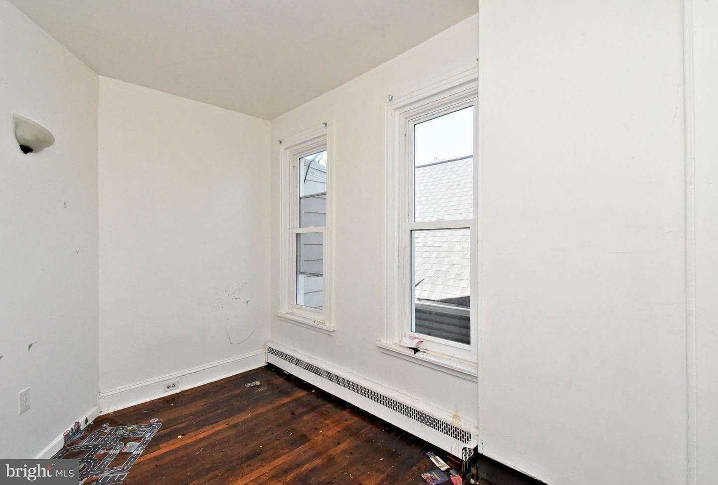 346 Walnut St photo 24