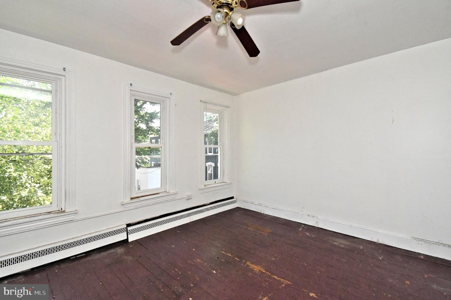 346 Walnut St photo 30