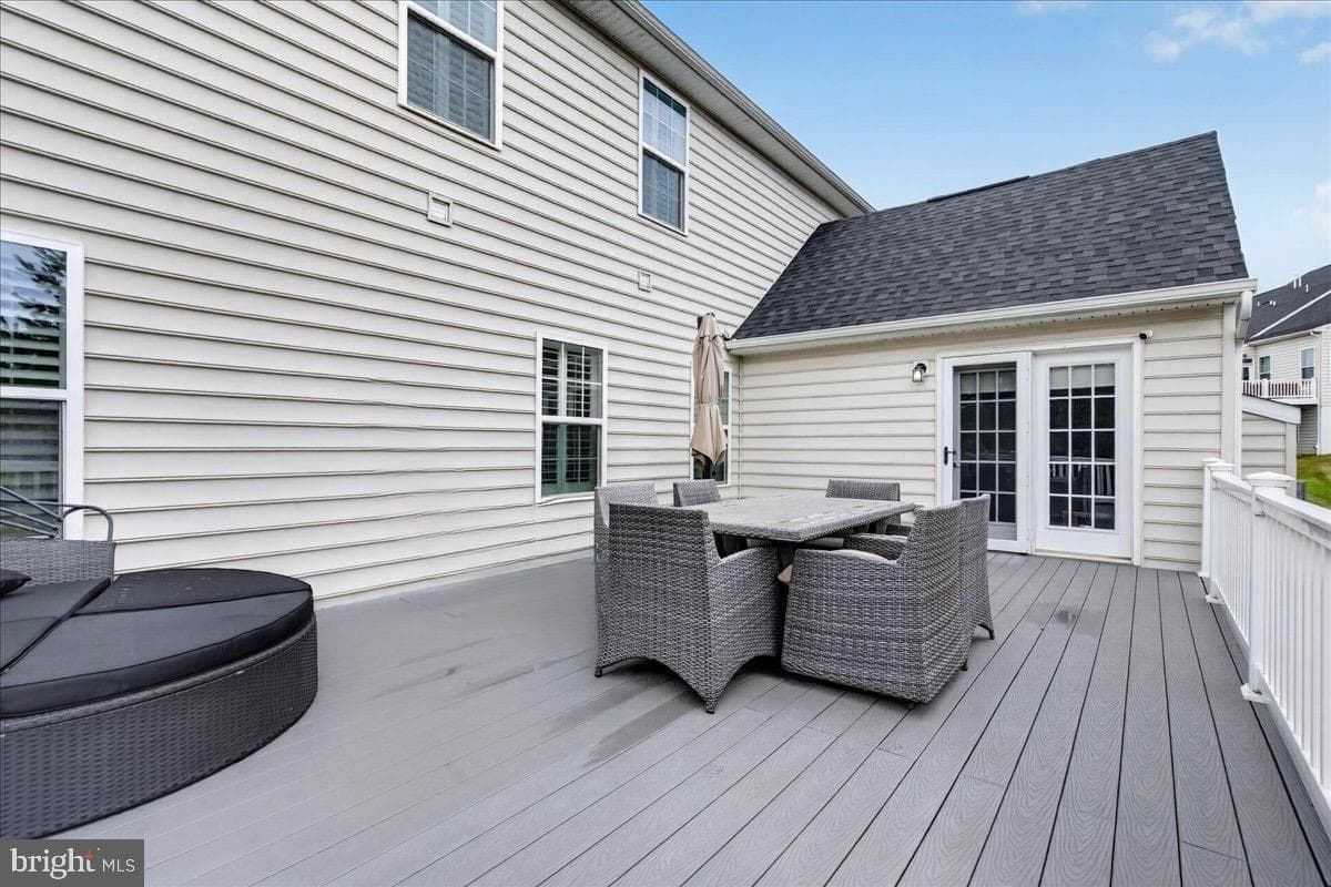 870 Reynards Run photo 18
