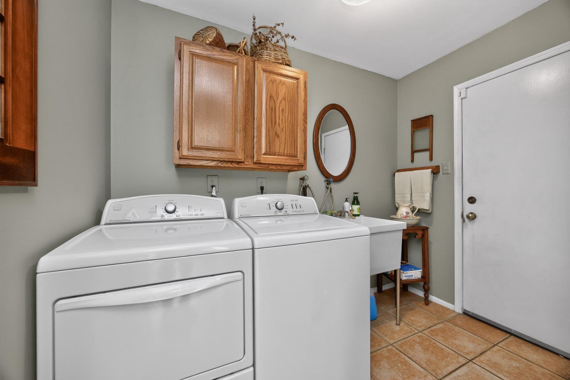 1215 Jarvis Lane photo 18
