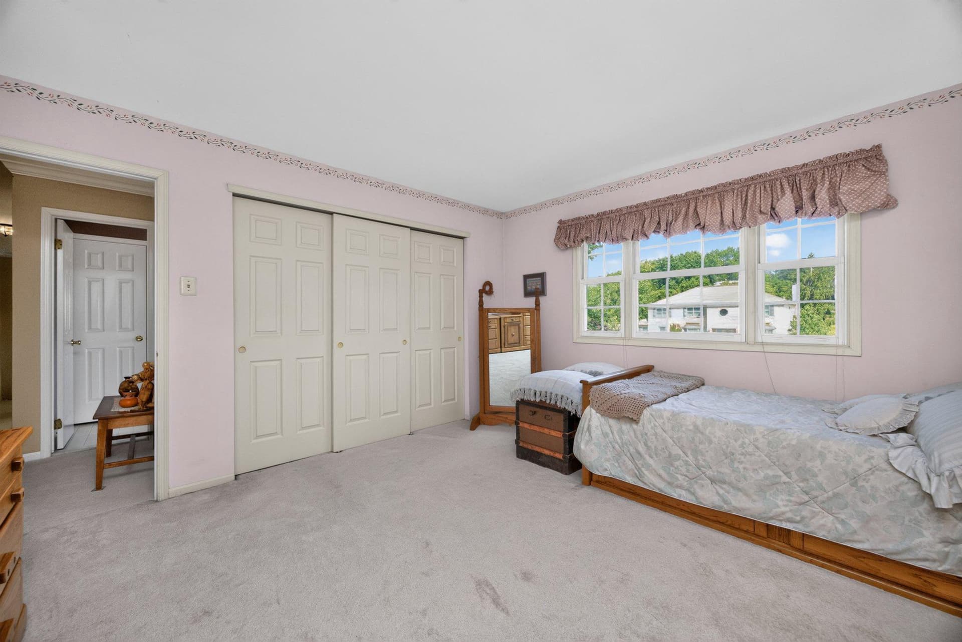 1215 Jarvis Lane photo 32