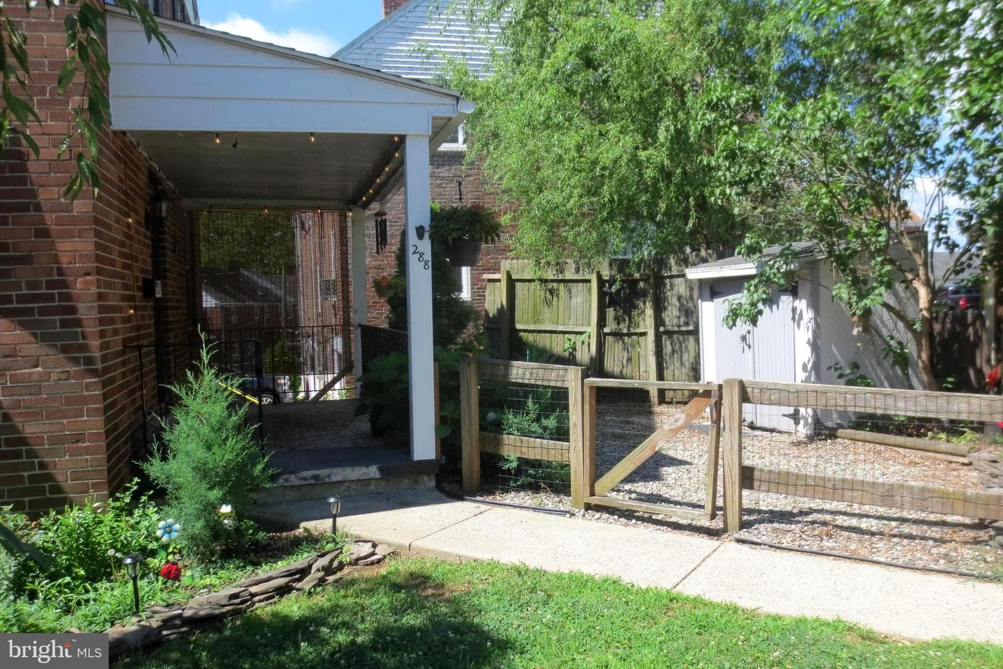 288 Diamond Street photo 3