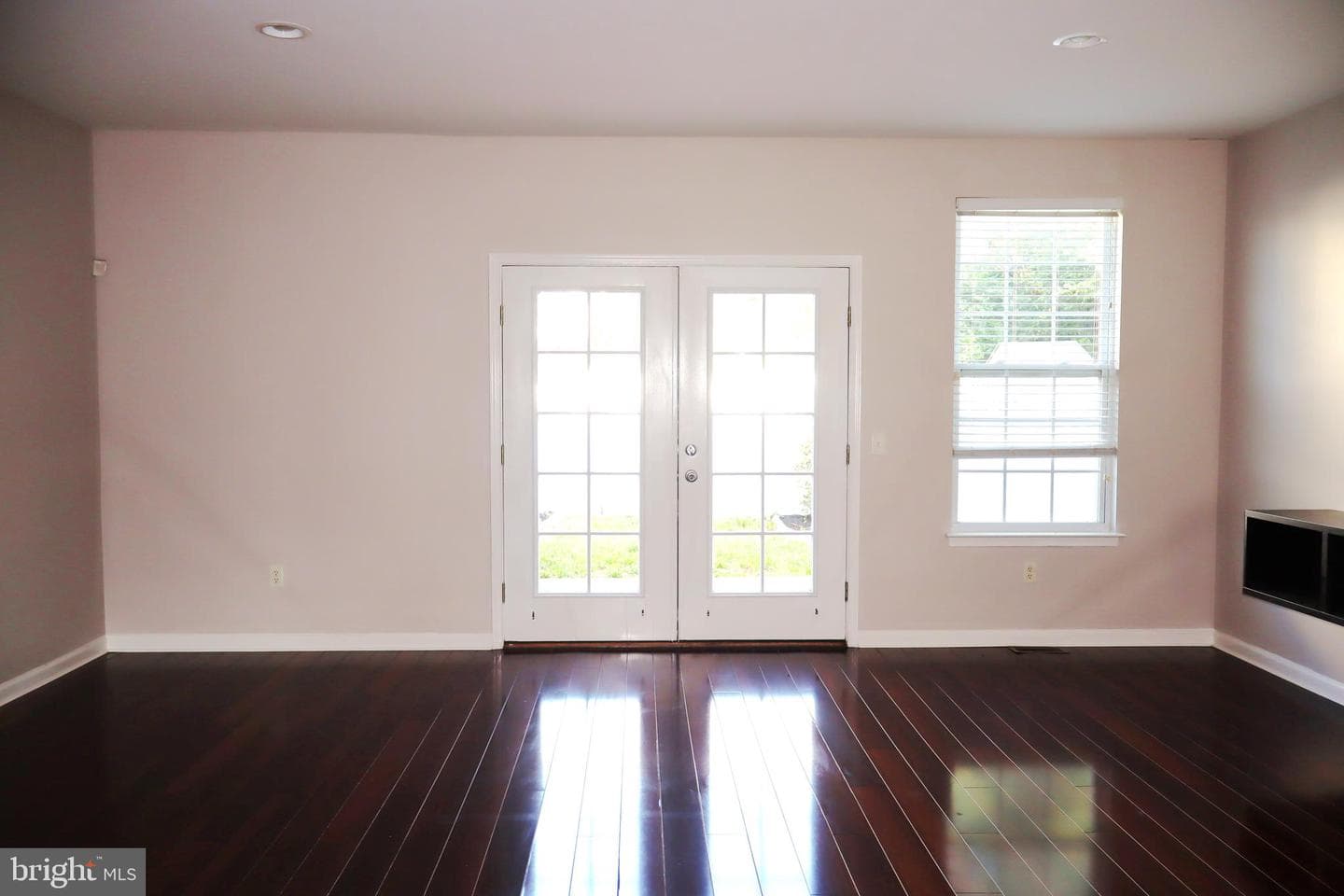 914 Thomas Street photo 25