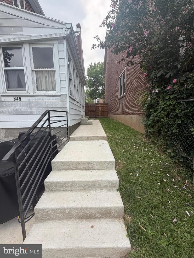 645 N. Charlotte St photo 5