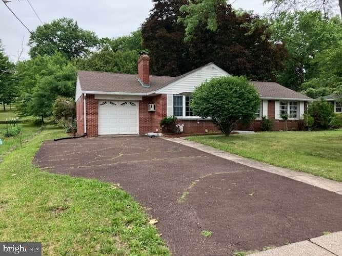 439 E Chestnut Street photo 4