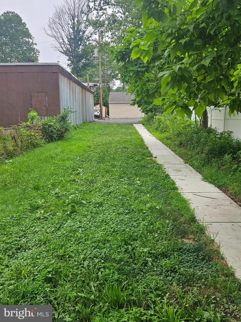 321 Elm Avenue photo 13