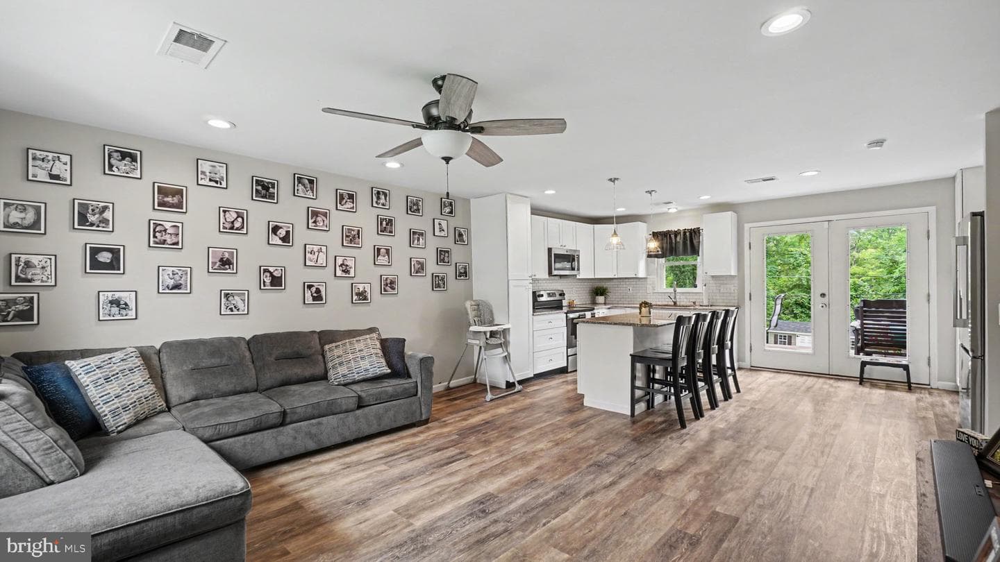 493 Adrian Road photo 6