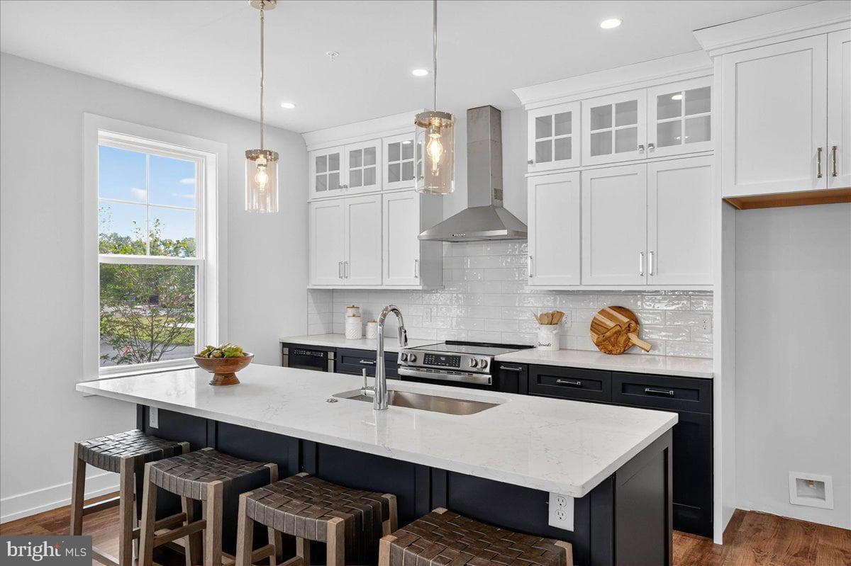 415 Isabelle Court #201 photo 13