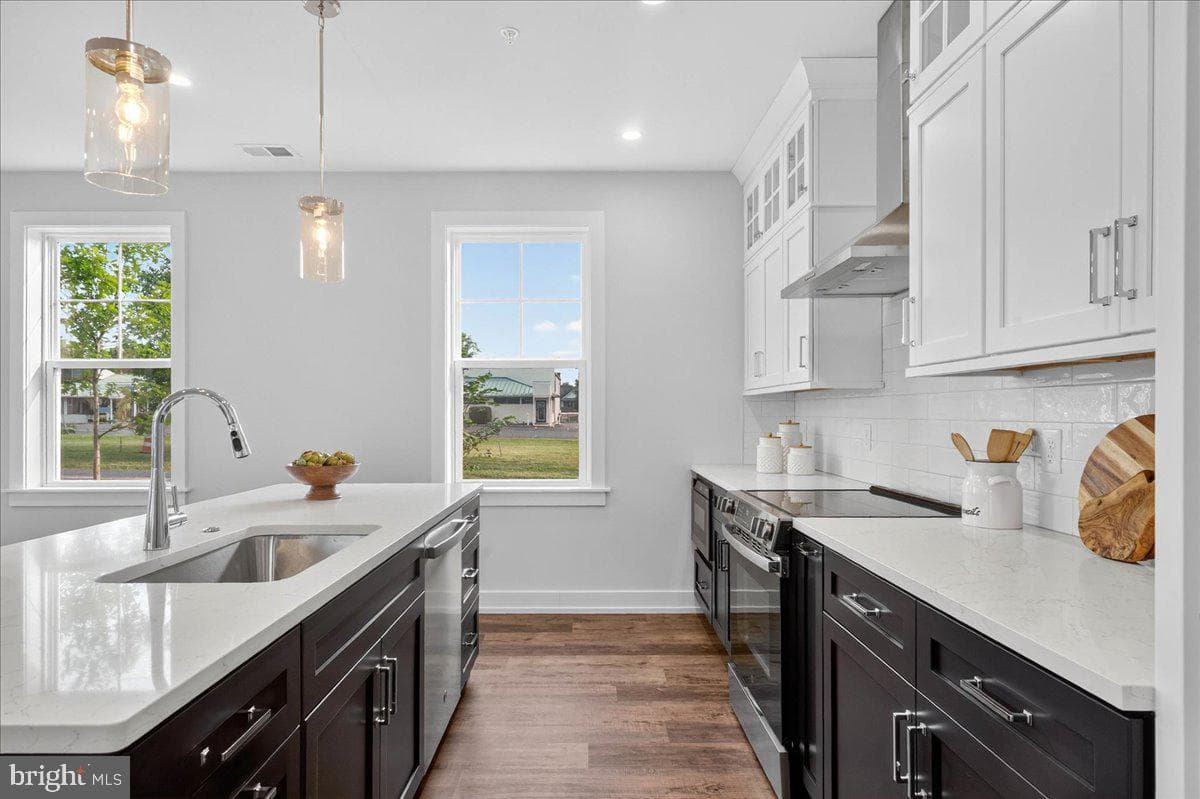 415 Isabelle Court #201 photo 14