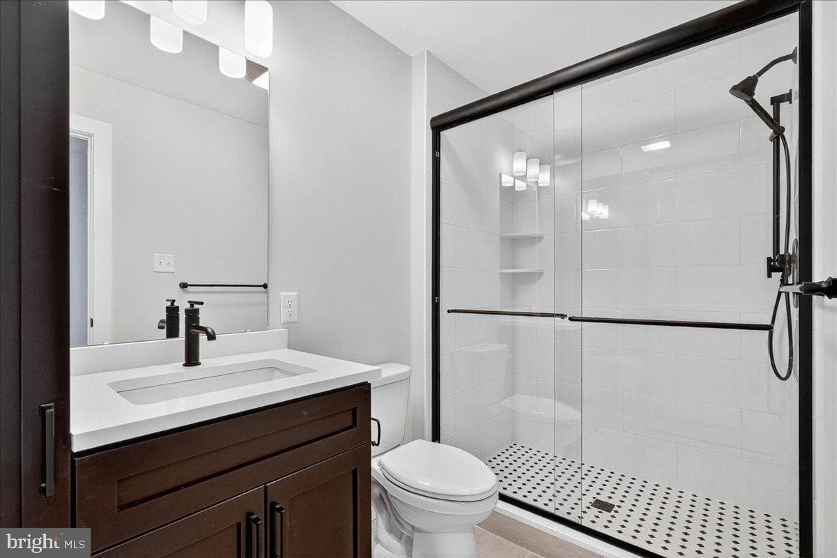 415 Isabelle Court #201 photo 18