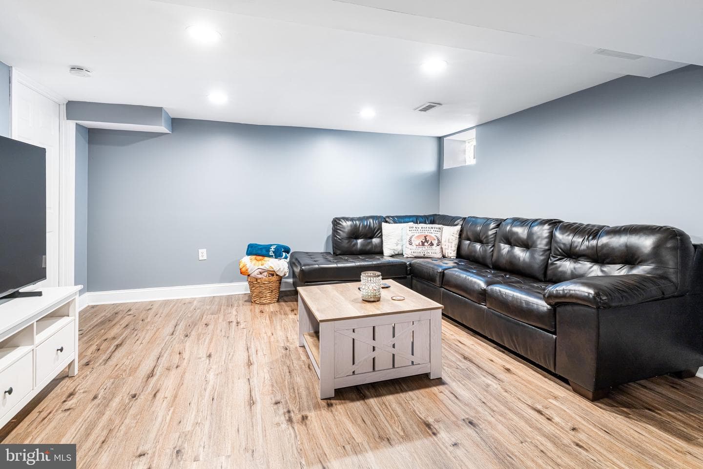 642 Harrison Avenue photo 32