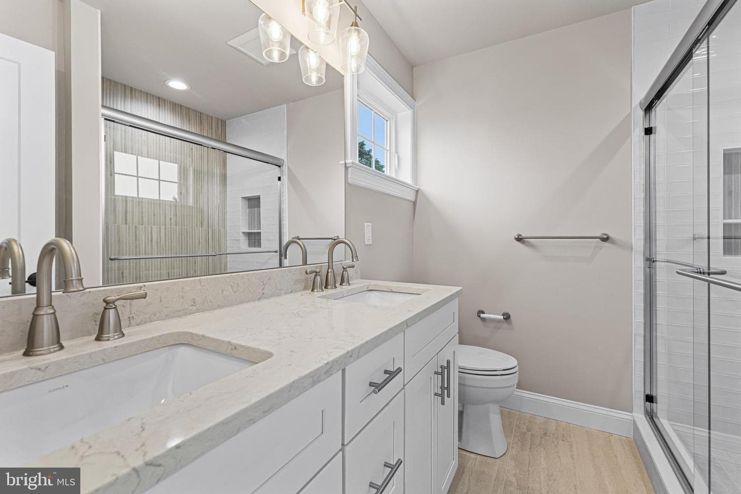 232 Brook Street photo 20