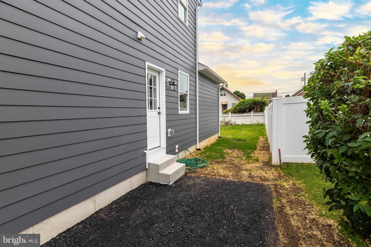 232 Brook Street photo 29