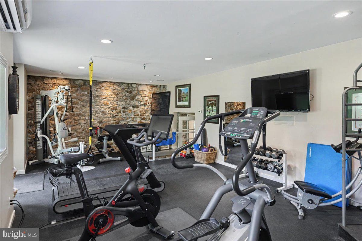7029 Sheaff Lane photo 46